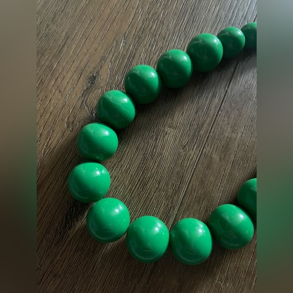 VINTAGE Green Bead Necklace - Picture 7 of 9